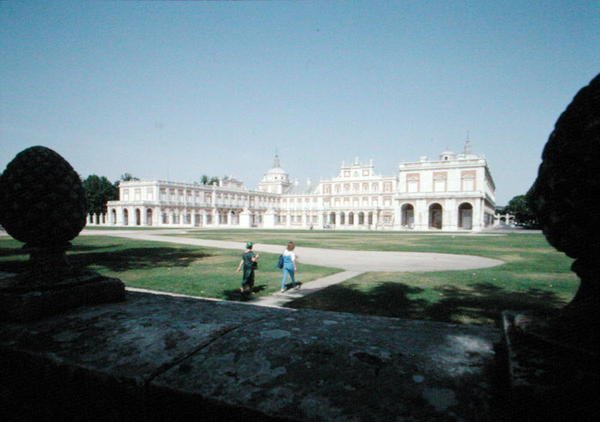 Královský palác a zahrady přestavěné v roce 1715 (foto) od Pedro Caro Idrogo