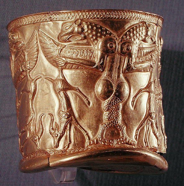Pohár zdobený mytologickými bytostmi, severozápadní Írán, cca 1200-1100 př. n. l. (electrum) (viz také 65167) od Persian School