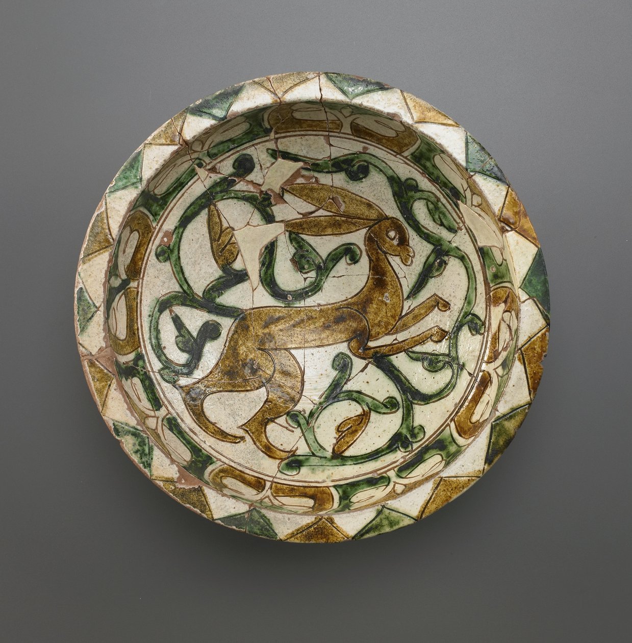 Bowl, dynastie Seljud, 12.-13. století (keramika) od Persian School