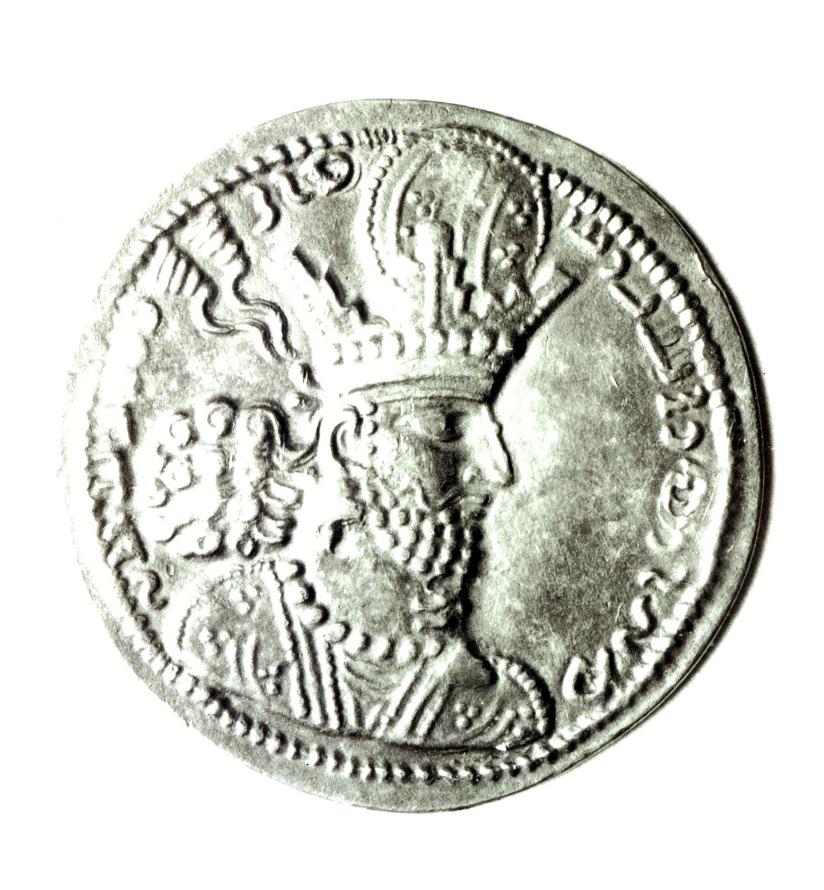Líc mince znázorňující profil Shapur II (310-79), Sassanian (stříbro) (viz 162414 na rubu) od Persian School