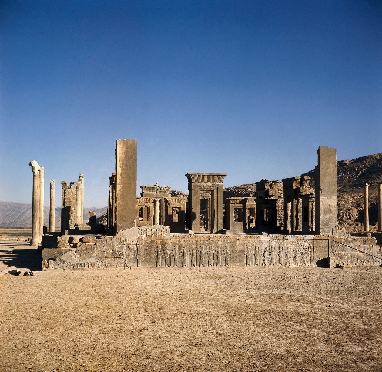 "" Palác Dareia I. (550-486 př. n. l.) v Persepolis (Írán) "", Místo Perské říše Aimenidů. 6. – 5. století před naším letopočtem od Persian School