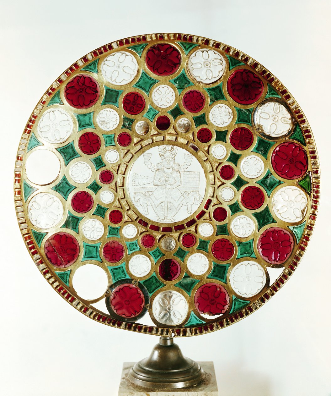 Šalamounův pohár s reliéfním portrétem krále z období Sassanian (226–651) (zlato, křišťál, granát a zelené sklo) od Persian School
