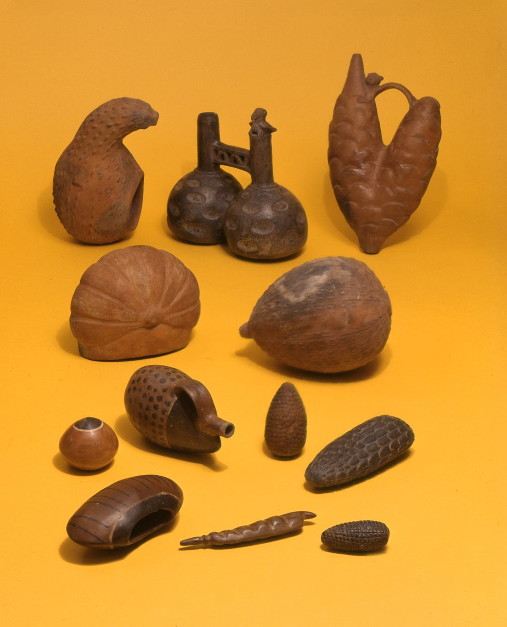 Nádoby ve tvaru zeleniny, Inca (keramické) od Peruvian School