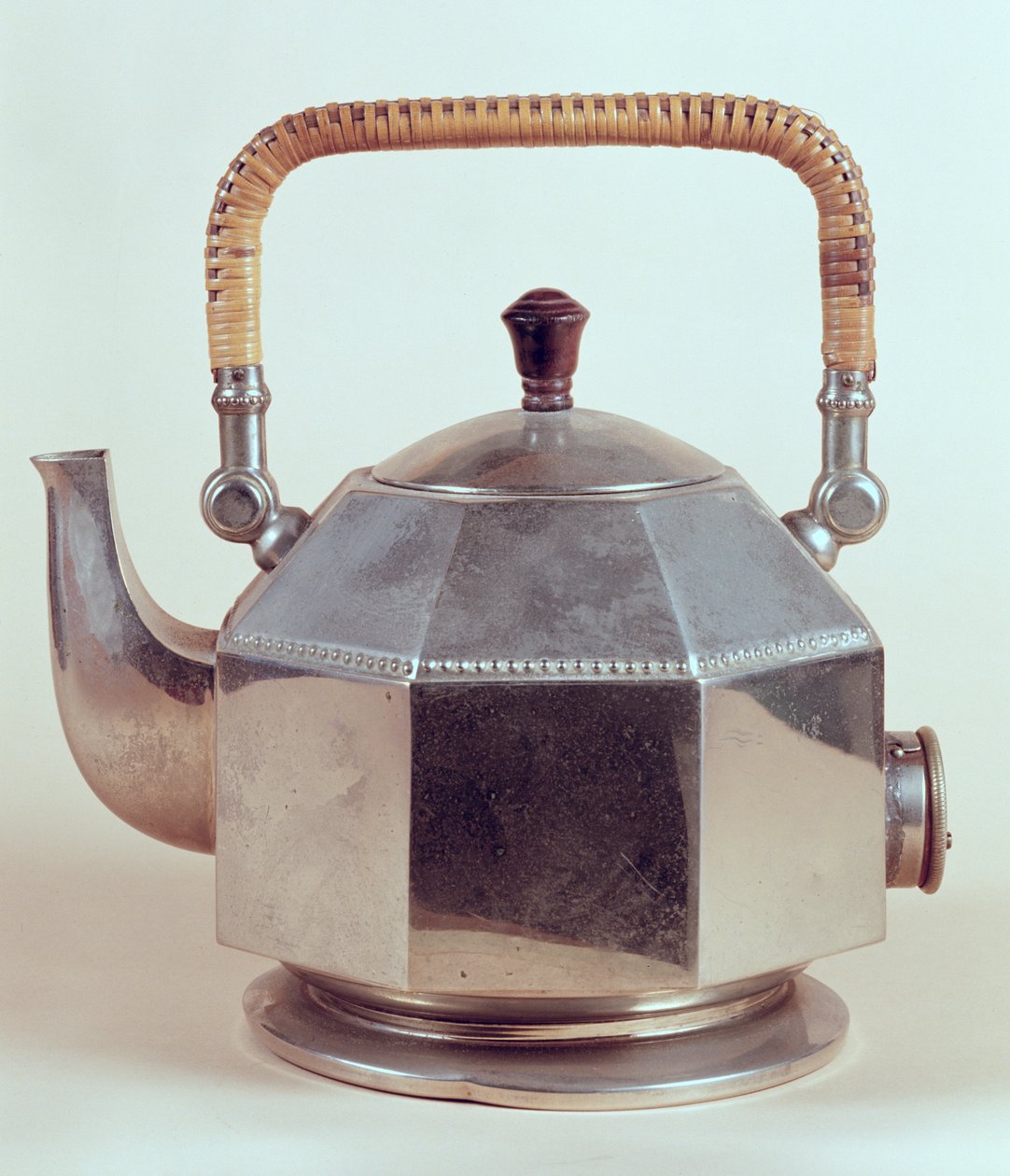 Rychlovarná konvice, navržená pro A.E.G., kolem roku 1908 od Peter Behrens