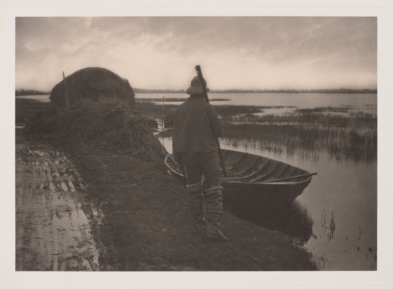 Muž z bažin jdoucí řezat rákosovou podestýlku, z díla Život a krajina v Norfolk Broads od Peter Henry Emerson