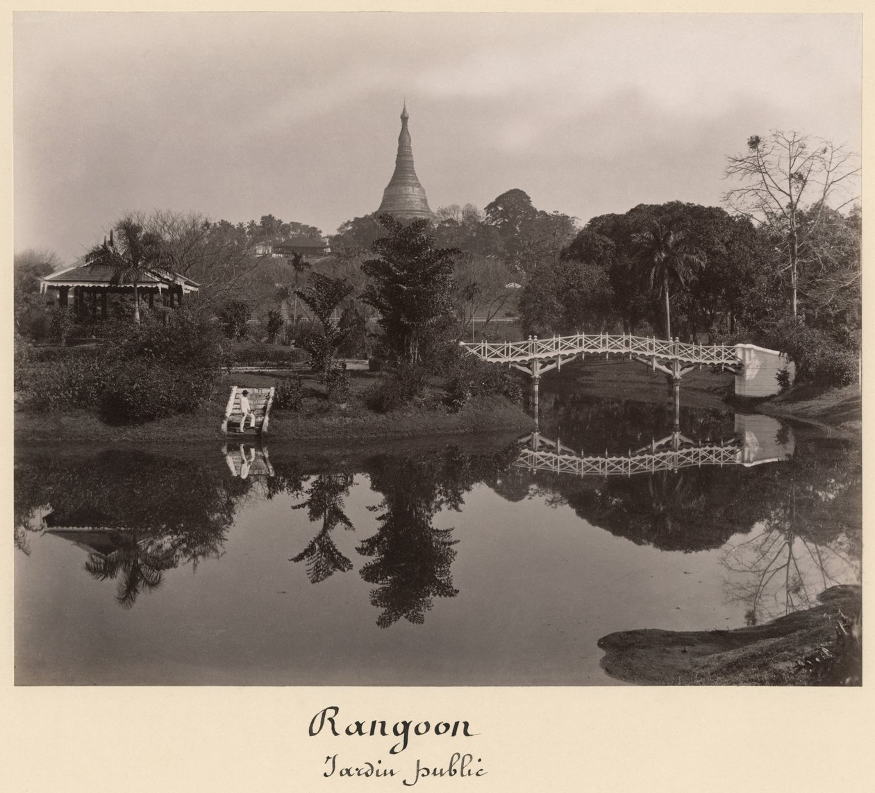 Ostrovní pavilon v Cantanement Garden, Rangún, Barma, konec 19. století (tisk alba) od Philip Adolphe Klier