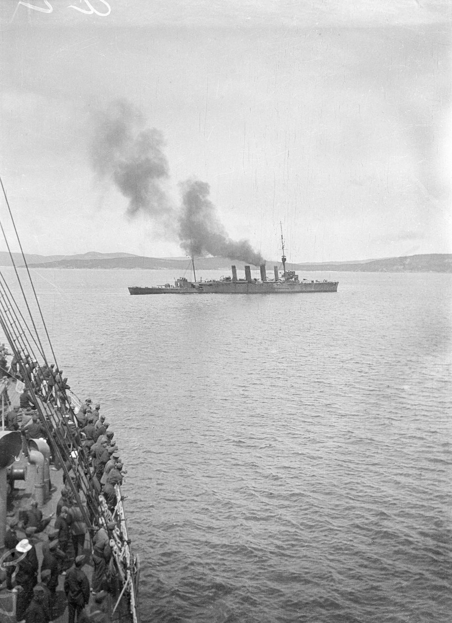 HMAS Melbourne nebo HMAS Sydney v King George Sound, Albany WA, c. října 1914 (černobílá fotografie) od Phillip Frederick Edward Schuler