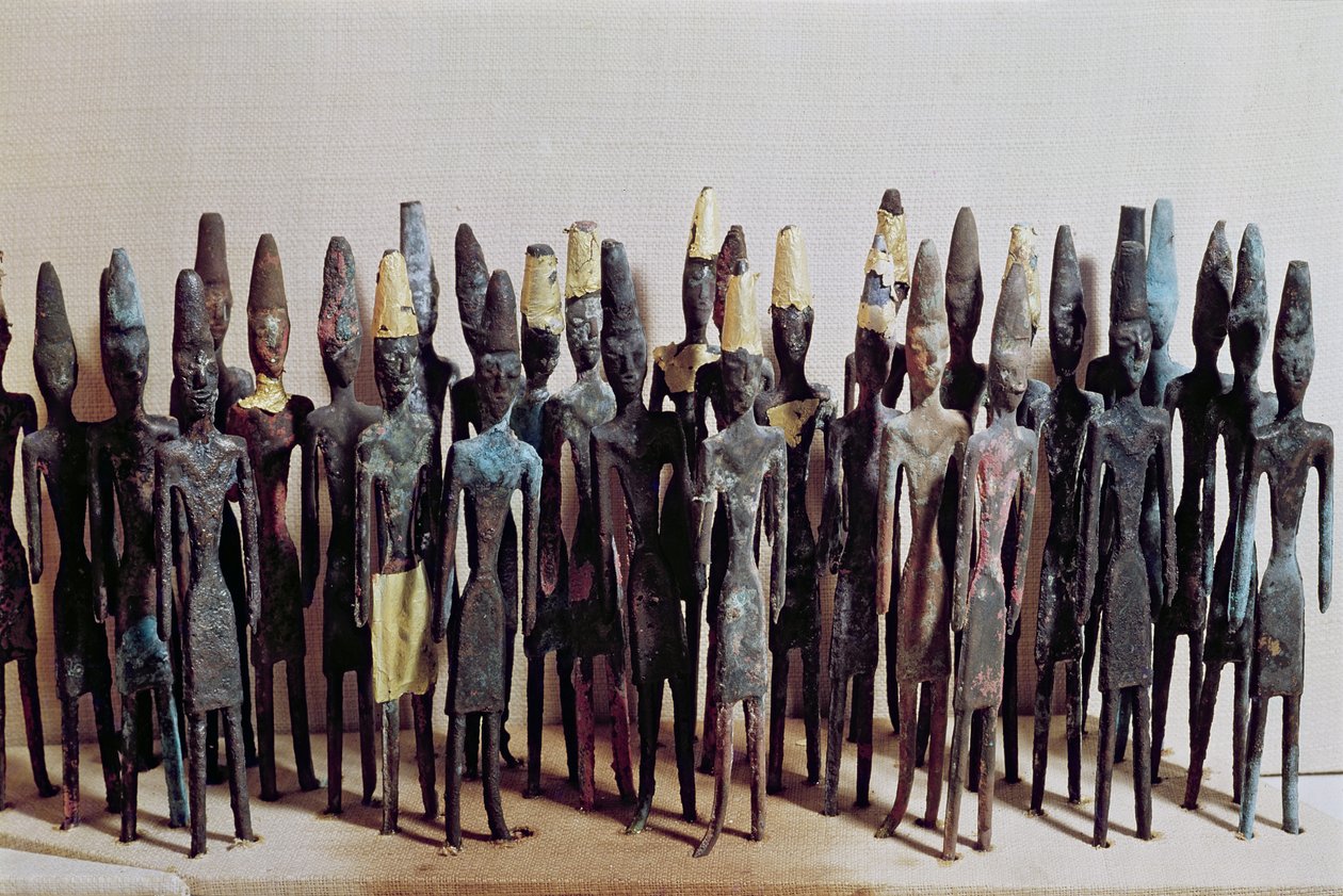 Nabízí sošky z Chrámu obelisků, Byblos (zlato a bronz) od Phoenician School
