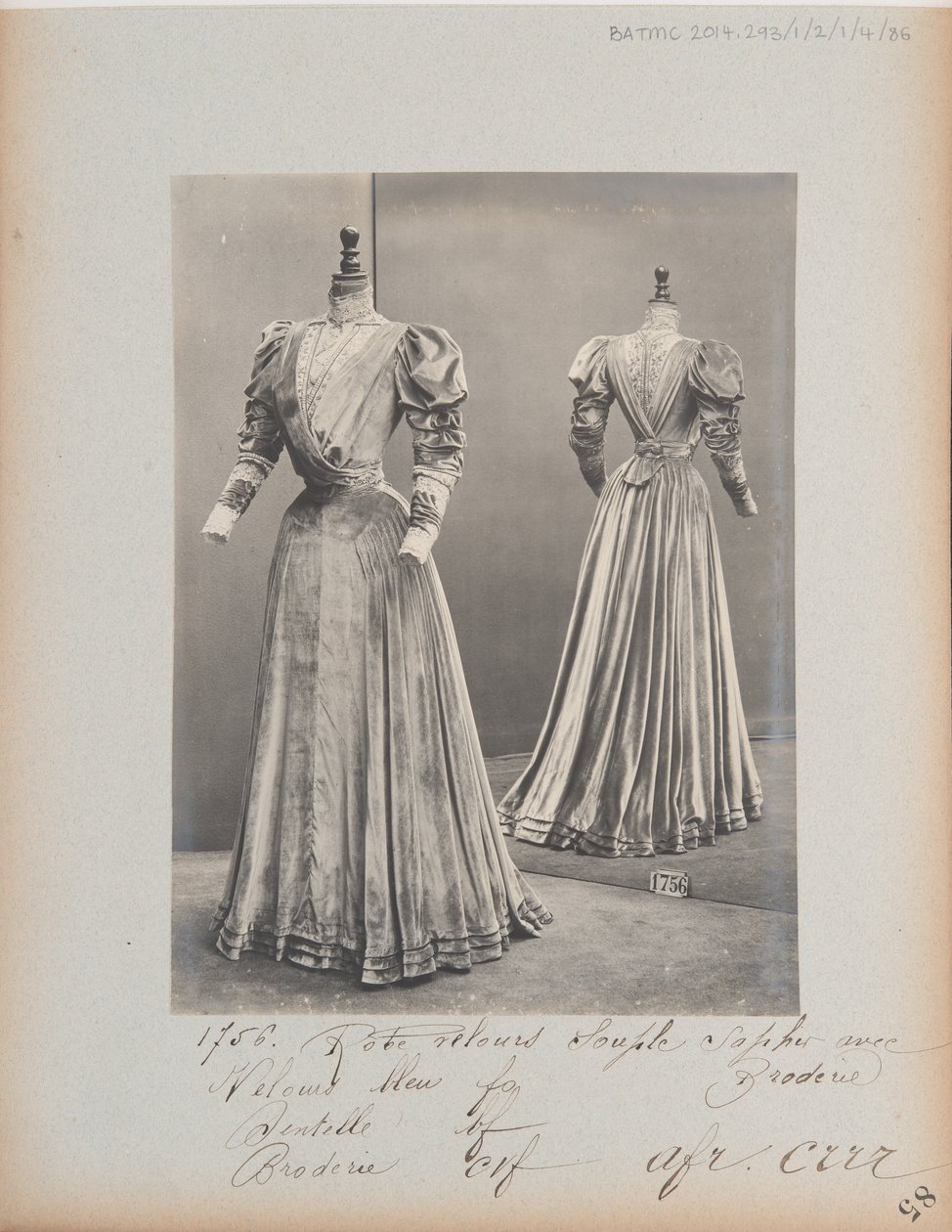 Stránka alba: House of Worth, Dress od Photographer French