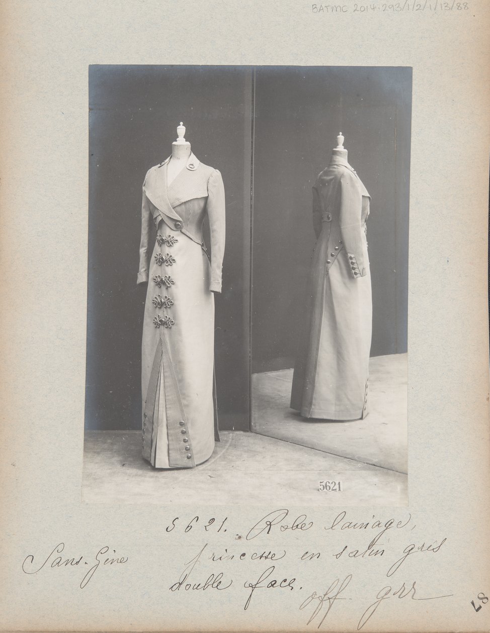Stránka alba: House of Worth, Dress od Photographer French