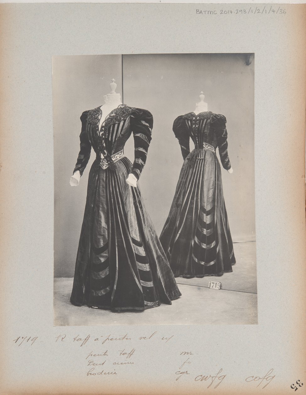 Stránka alba: House of Worth, Dress od Photographer French