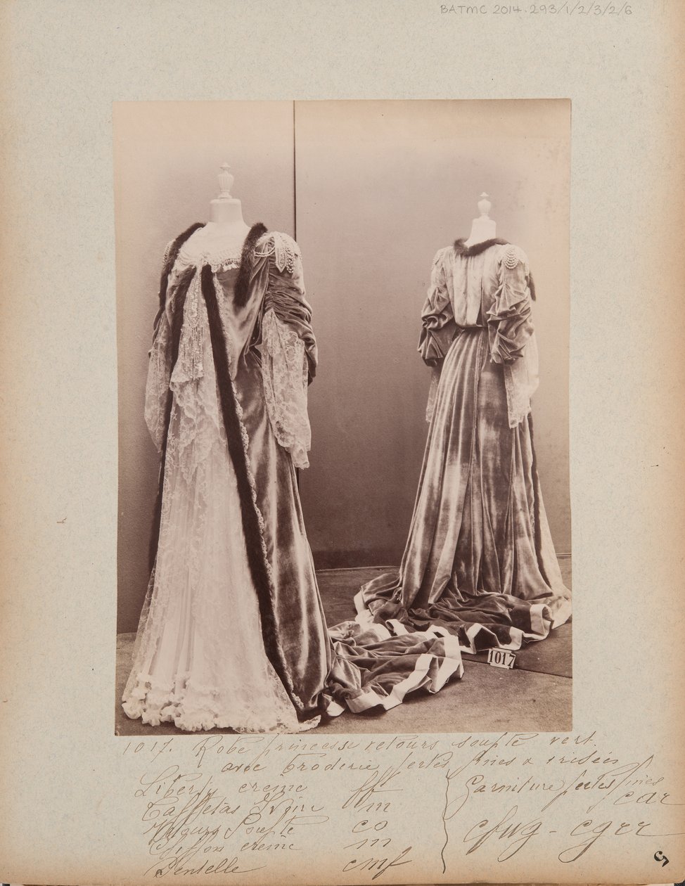Stránka alba: House of Worth, Dress od Photographer French