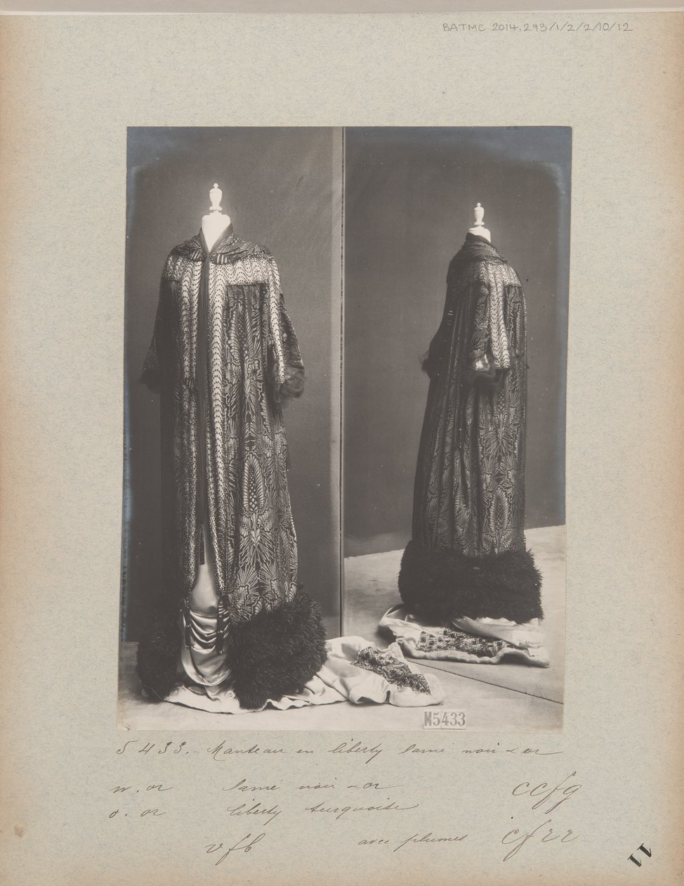 Stránka alba: House of Worth, Evening Coat od Photographer French