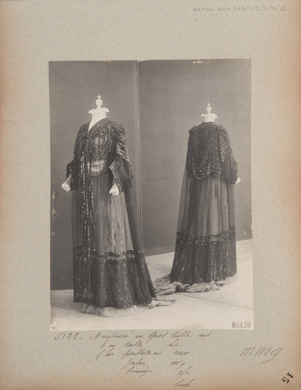 Stránka alba: House of Worth, Evening Coat od Photographer French