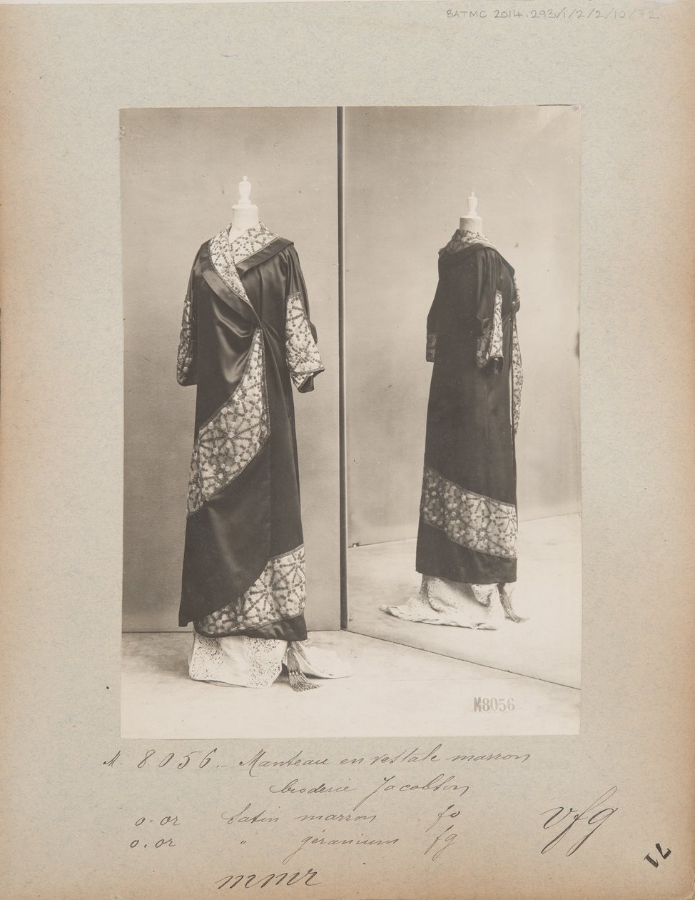 Stránka alba: House of Worth, Evening Coat od Photographer French