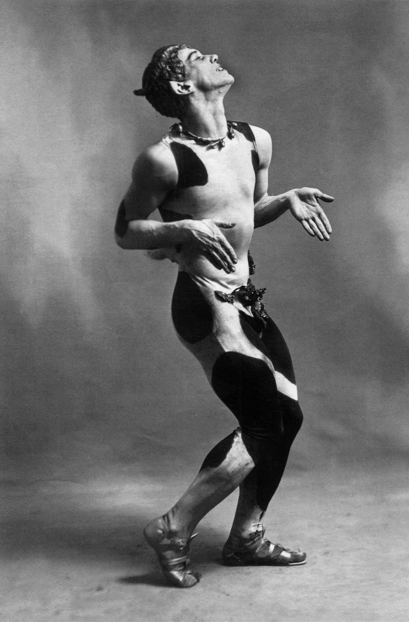 Vaslav Nižinskij jako Faun v baletu "Faunovo odpoledne", Paříž od Photographer French