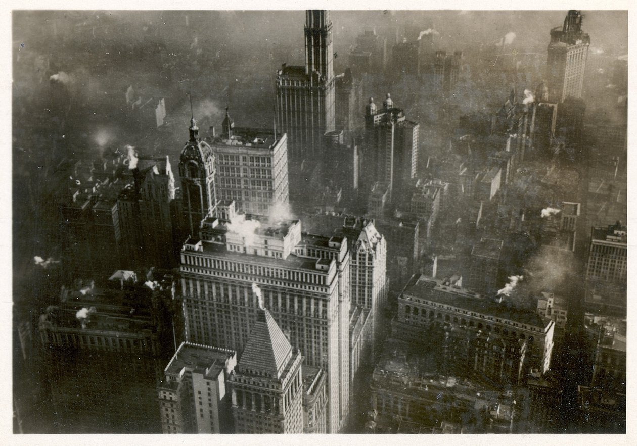 Letecký snímek centra Manhattanu, pořízený z LZ 127 Graf Zeppelin, New York 1928 (č/b foto) od Photographer German