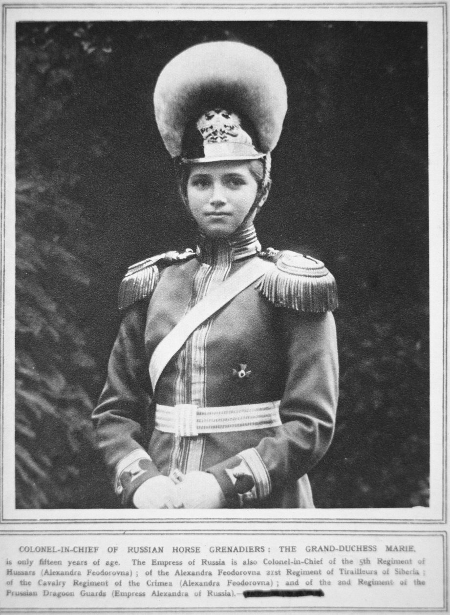 Velkokněžna Maria v uniformě vrchního plukovníka ruských koňských granátníků od Photographer Russian