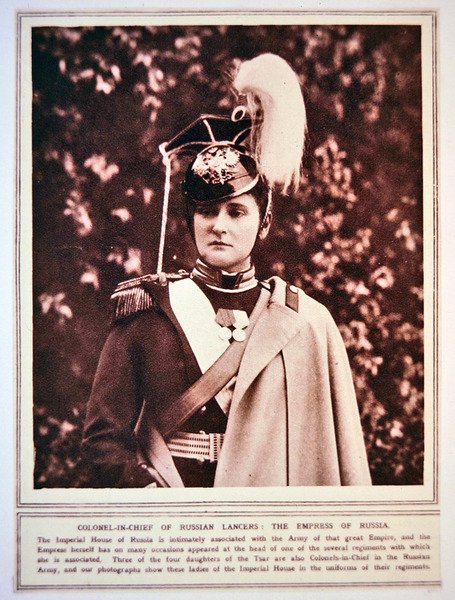 Ruská císařovna v uniformě vrchního plukovníka ruských kopiníků od Photographer Russian