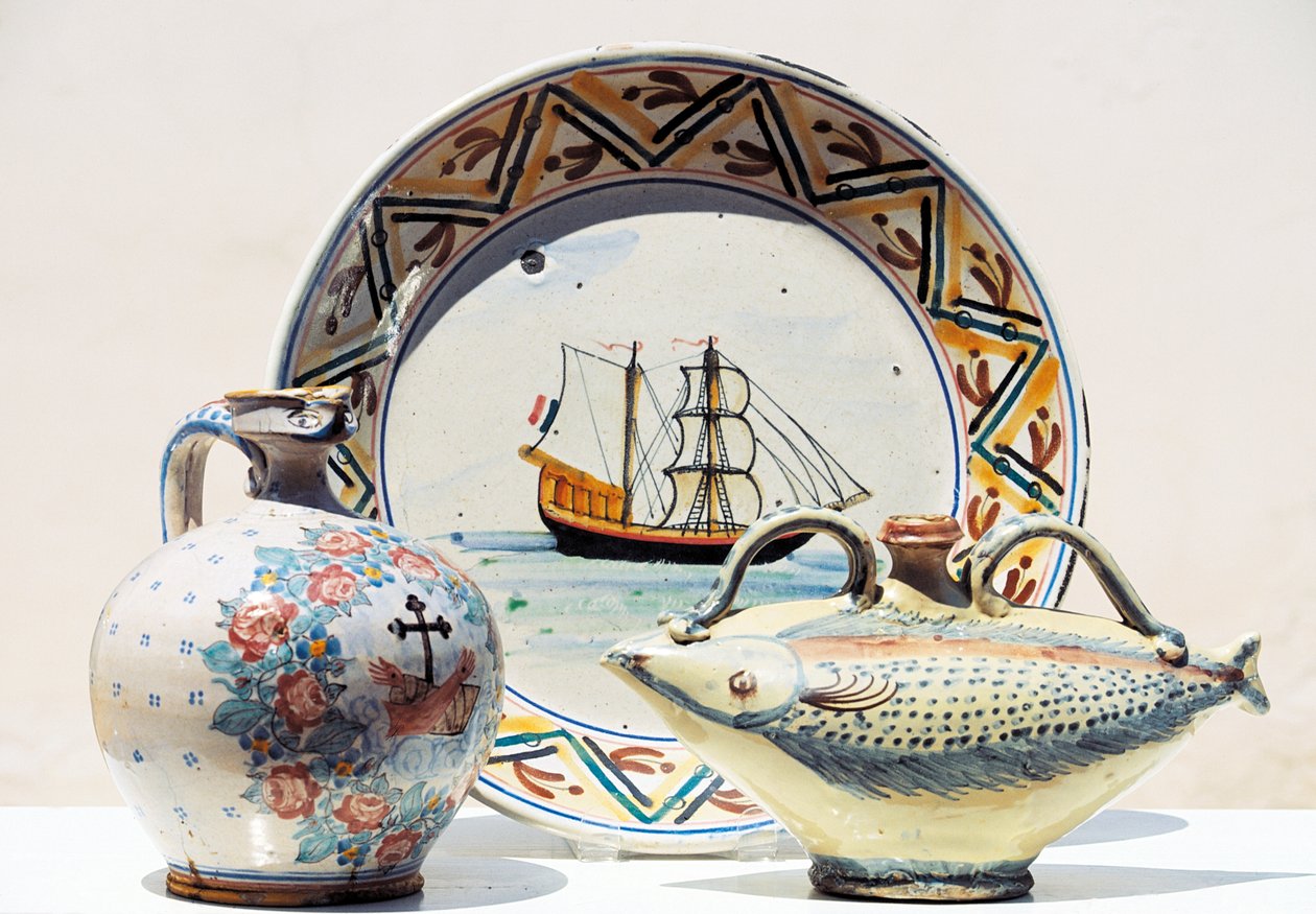 Artefakty vystavené v Museum of Vietrisi Ceramics, Vietri sul Mare, Campania, Itálie od Blaise Nicolas Le Sueur