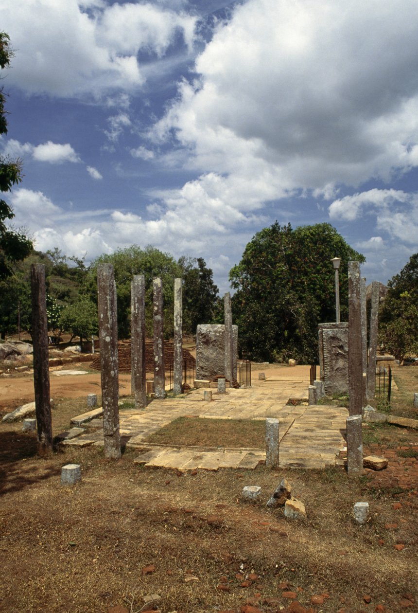 Relikvie komora, Mihintale, poblíž Anuradhapura, Srí Lanka od Blaise Nicolas Le Sueur