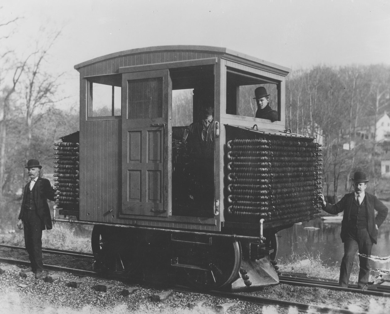 Trakční motor navržený panem Alfredem I. du Pont, 1905 od Pierre A. Gentieu