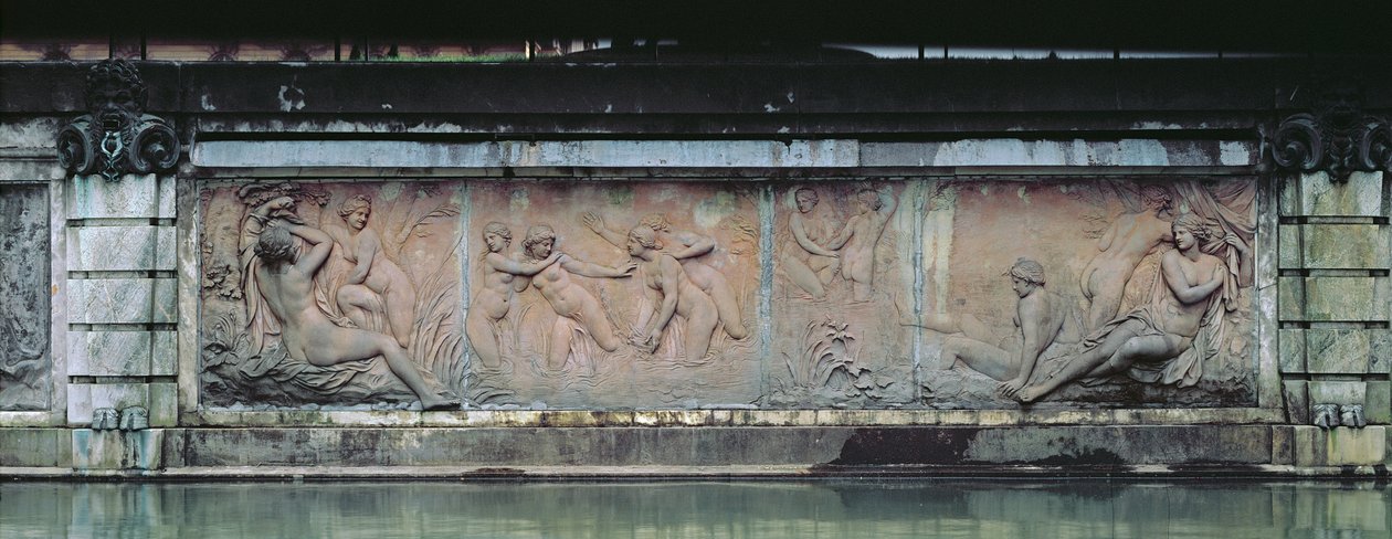 Koupací nymfy, reliéf z Bain des Nymphes, součást Allee D