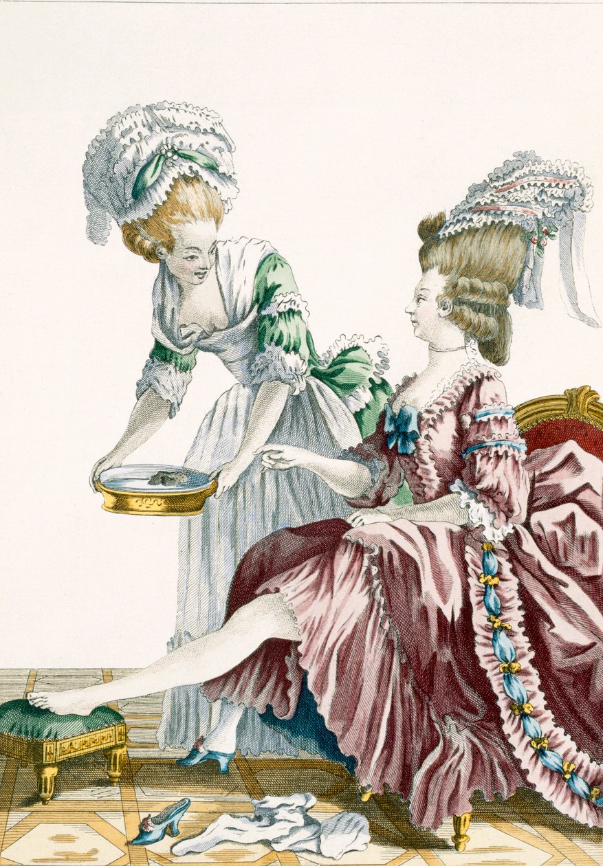 Elegantní žena umývá nohy, deska 32 z „Galerie des Modes et Costumes Francais“, rytina Dupina, 1778 od Pierre Thomas Le Clerc