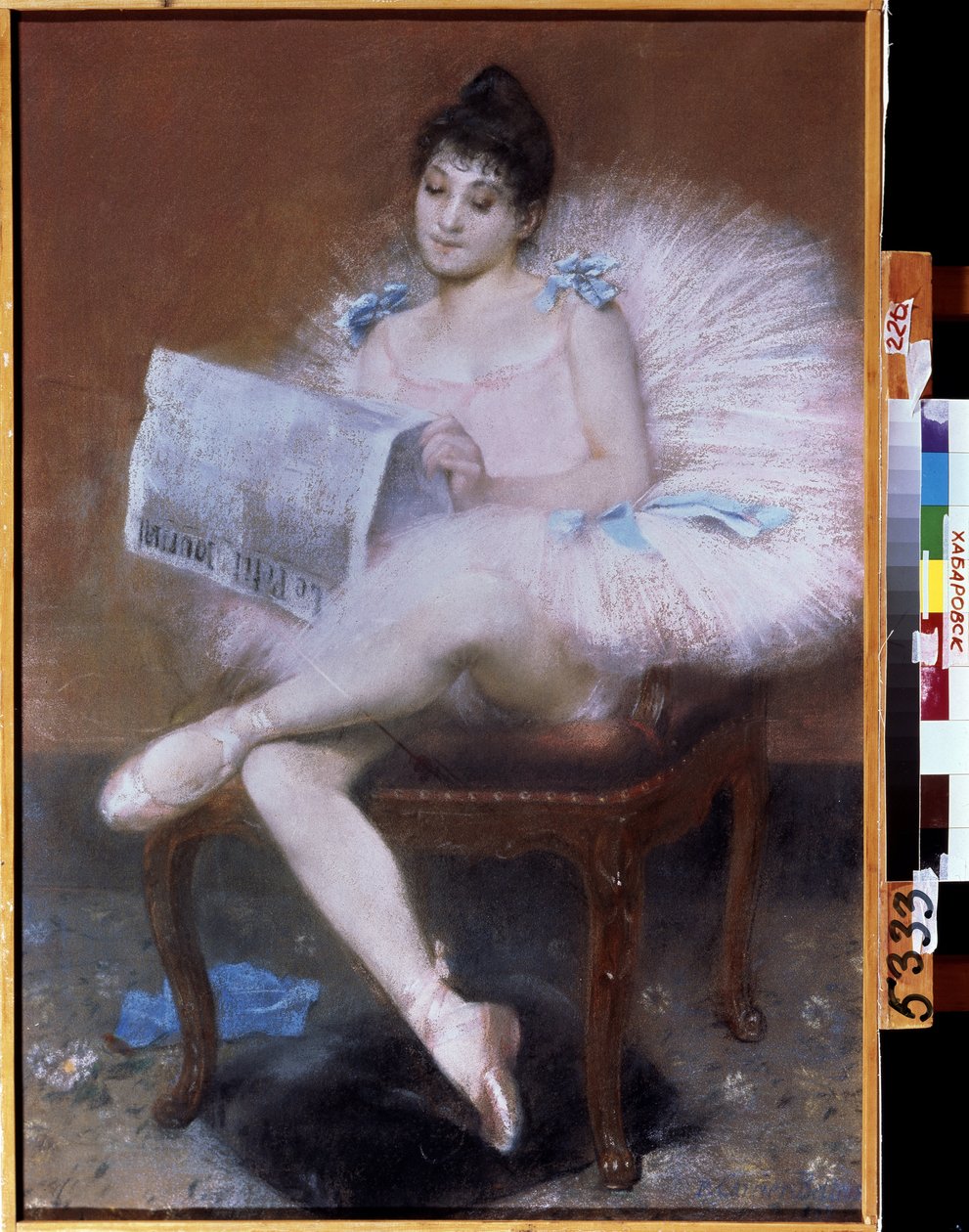 Sedící baletka. Baletka v tutu čte "malé noviny". od Pierre Carrier Belleuse