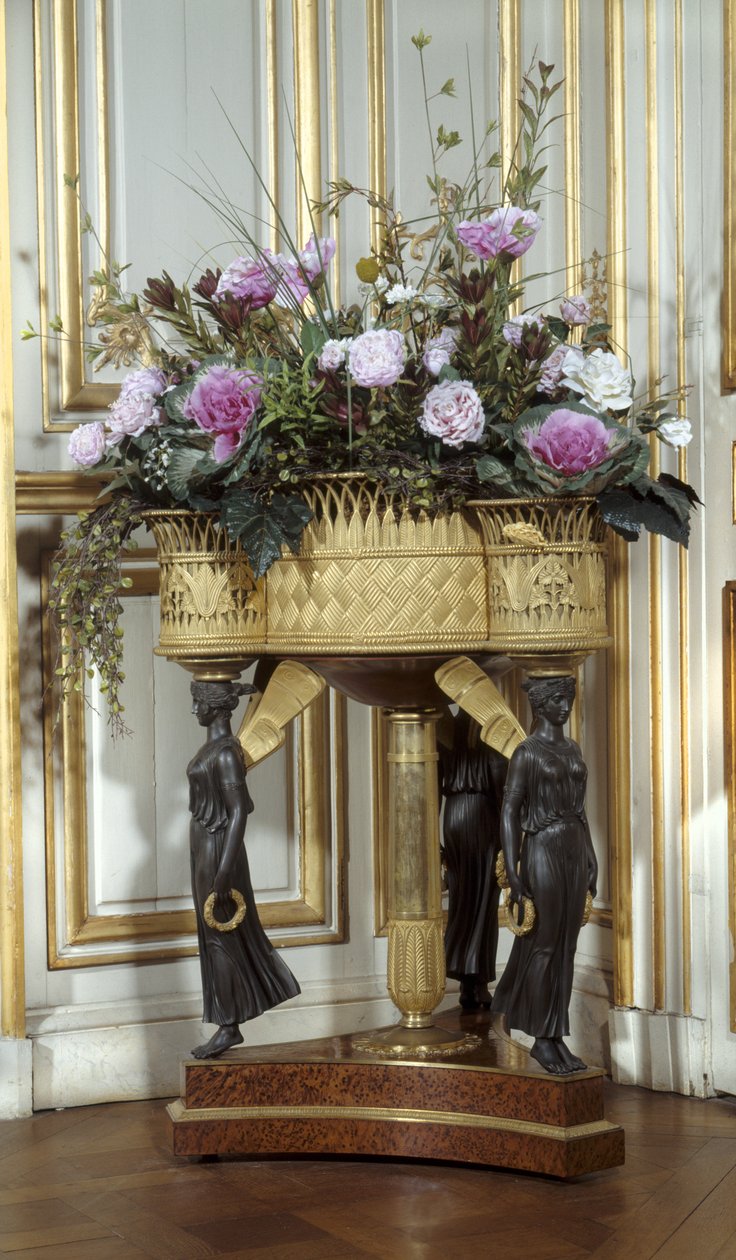 Art France Jardiniere má kolem roku 1807 čtyři koše ve zlatém bronzu od Pierre Philippe (attr. to) Thomire