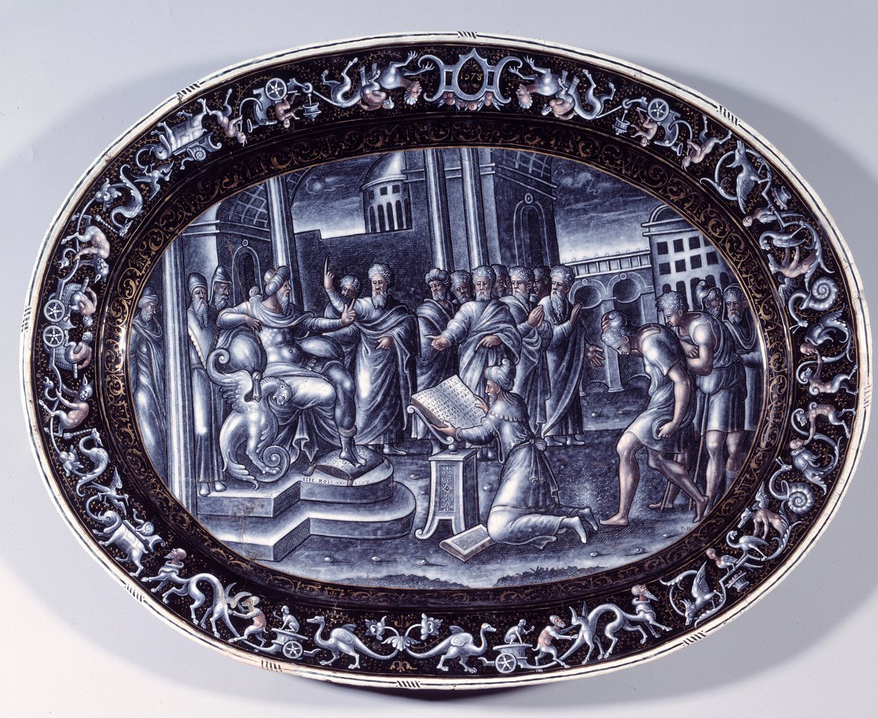 Saphan klečící čte e-mail Josias the Livres de la Loi Plat se zlatým vylepšením od Pierra Reymonda (aktivního mezi lety 1537 a 1584) 1578 Paříž, Musee du Louvre od Pierre Reymond