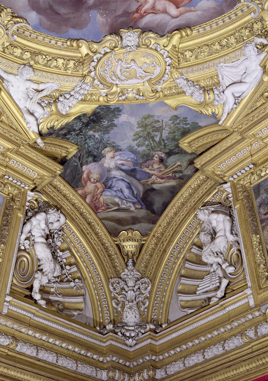 Sala di Apollo Hall of Apollo detail pendantu zobrazujícího múzy Urania a Euterpe, freska kolem roku 1647 od Pietro da Cortona
