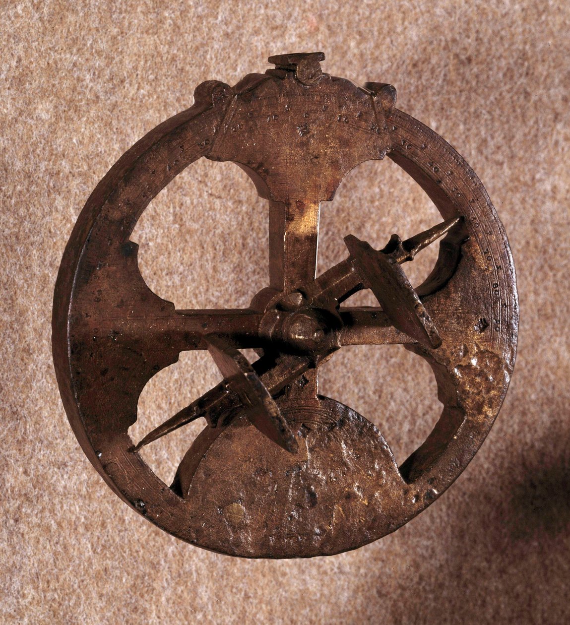 Astroláb, astronomický měřicí přístroj používaný navigátory. Vyrobeno v Portugalsku. 1648. od Portuguese School