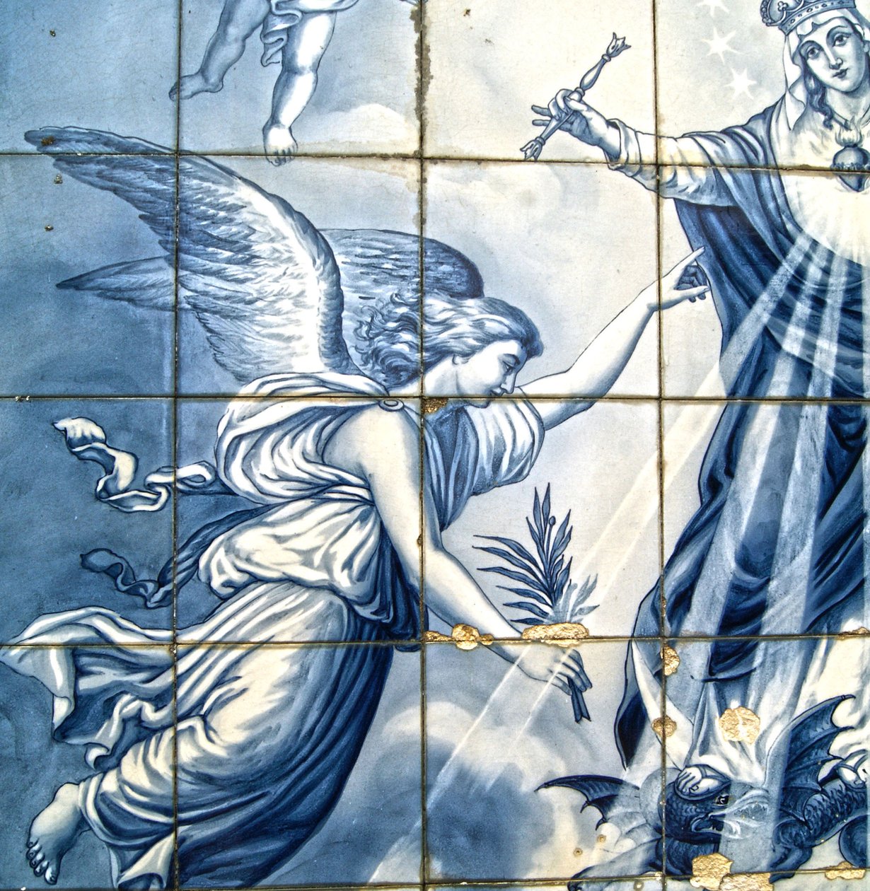 Dekorativní panel zobrazující archanděla Gabriela a Pannu Marii, jak drtí okřídleného hada, Lamego, Portugalsko. 1738 od Portuguese School