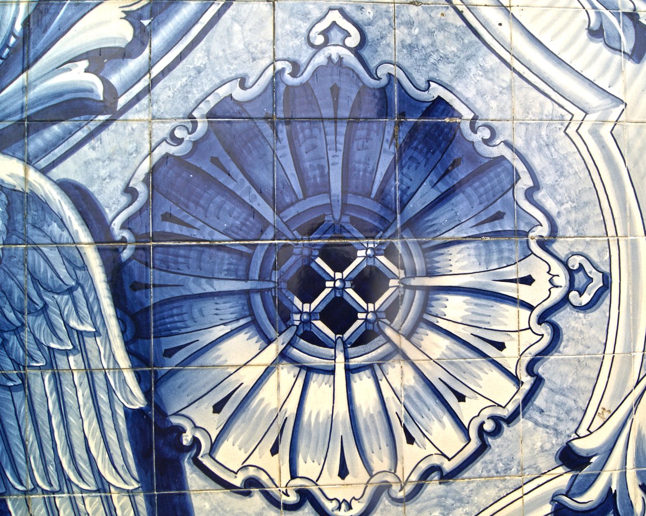 Detail dekorativního panelu znázorňujícího Zvěstování, Lamego, Portugalsko. 1738 (keramické dlaždice) od Portuguese School