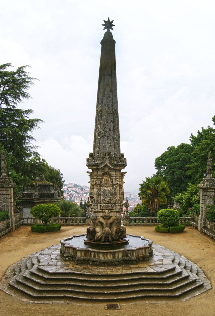Svatyně Nossa Senhora dos Remedios obelisk, Lamego, Portugalsko. 1738 (žula) od Portuguese School