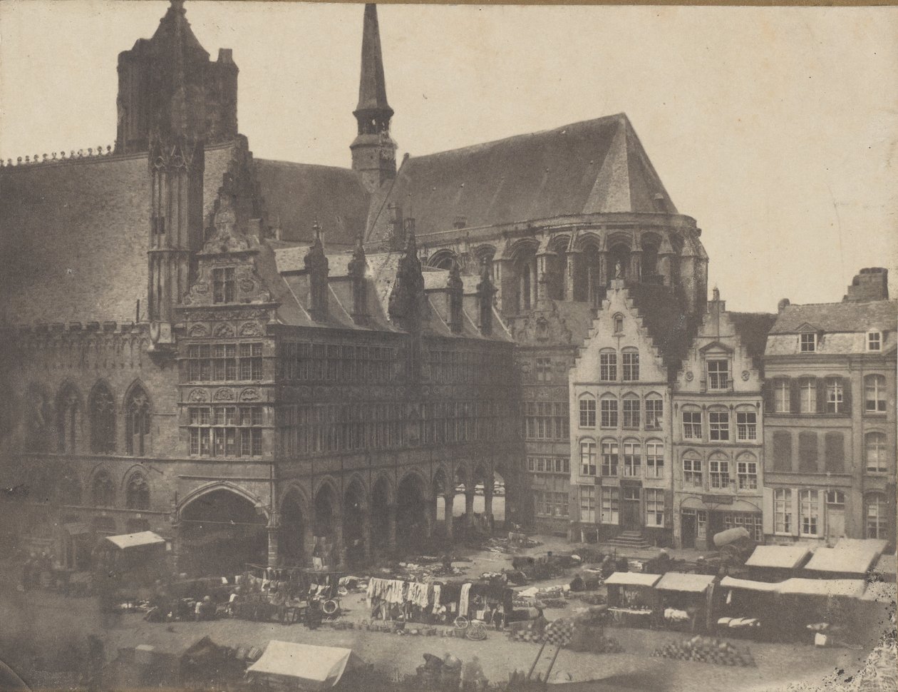 Tržní náměstí v Ypres, ca. 1851. od Possibly by Louis Désiré Blanquart évrard.