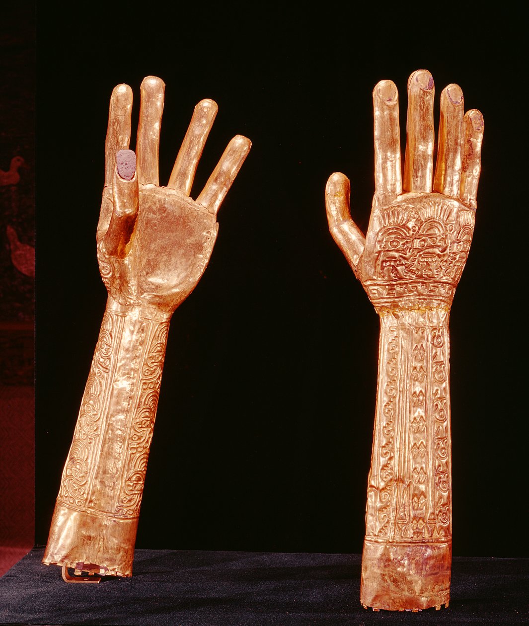Pozlacené paže, Lambayeque-Sican Culture, 700-1100 (zlato a stříbro) od Pre-Columbian
