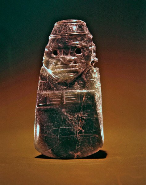 Bůh sekery s opičí tváří, z Guacimo, oblast Linea Vieja (průsvitný skvrnitý mořský nefrit) od Pre Columbian Pre Columbian