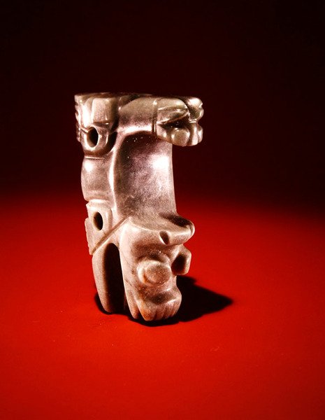 Kompozitní zvířecí přívěsek, od Guacimo, oblast Linea Vieja (průsvitný mořsko-zelený nefrit) od Pre Columbian Pre Columbian