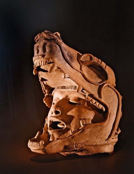 Lidská hlava v tlamě jaguára, Remojadas Culture, Vera Cruz (keramika) od Pre Columbian Pre Columbian