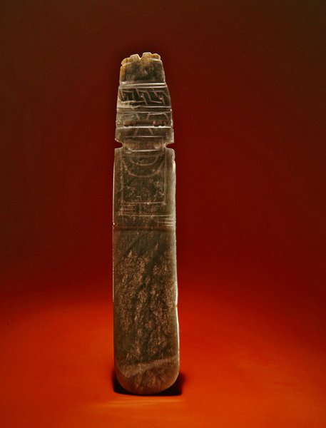 Olmekoidní bůh sekery, z Guacimo, oblast Linea Vieja (průsvitný tmavě modrozelený nefrit) od Pre Columbian Pre Columbian