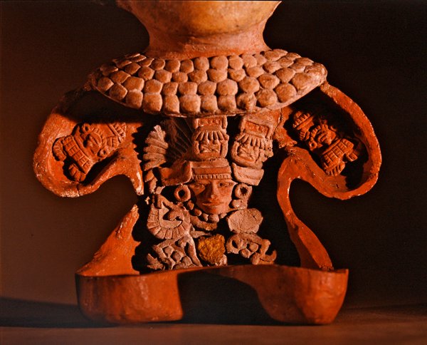 Figurka s odnímatelnou přední částí, Teotihuacan Culture (keramika) (detail 394483) od Pre Columbian Pre Columbian