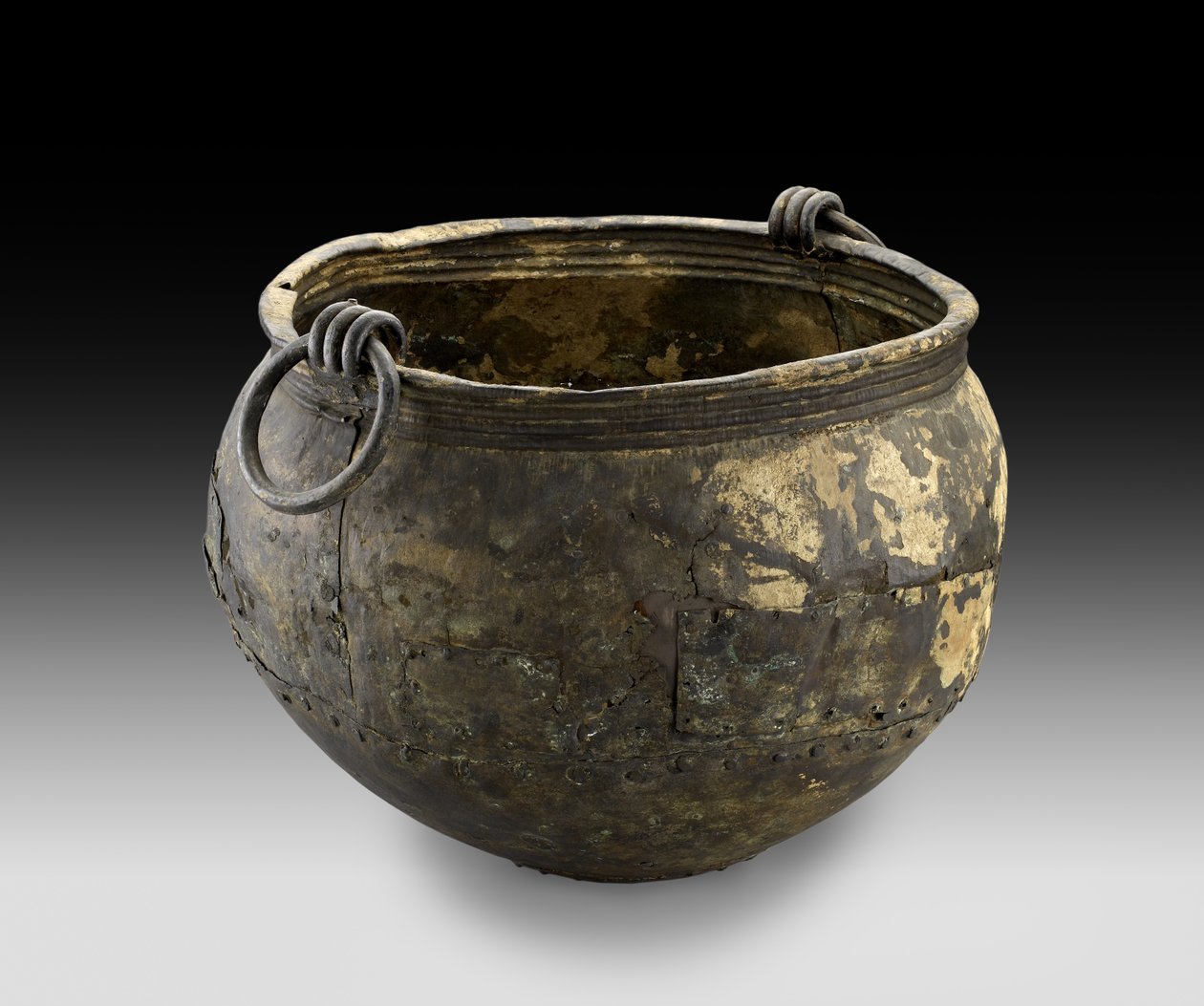 Cauldron, z Shipton na Cherwell, Oxfordshire, 7. století př. nl (bronzový plech) od Prehistoric