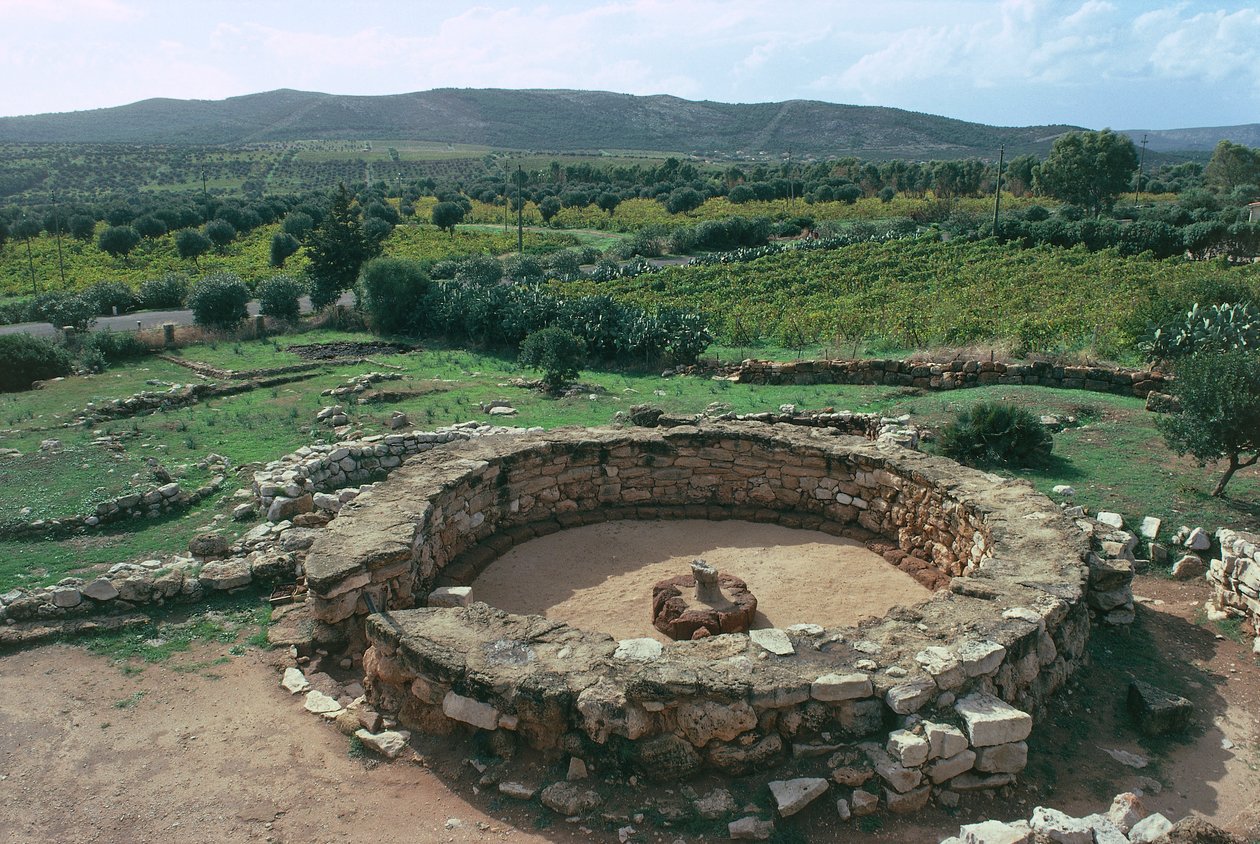 Italia, Sardinian alue, Alghero, Sassarin maakunta, Nuragic-kompleksi Palmavera, kokousmajan rauniot od Prehistoric Prehistoric