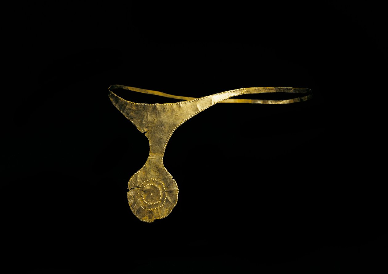 Pravěké umění, doba bronzová. Kultura "" El Argar "". Diadéma „Caravaca nebo Cehegin““ ve zlatě. Archeologické muzeum v Madridu, Španělsko od Prehistoric Prehistoric