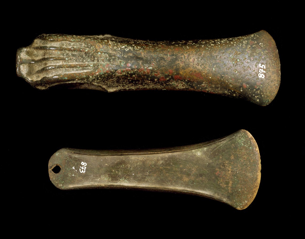 Pravěk: sekery vyrobené v Kampánii. Konec doby bronzové. Avellino, Archeologické muzeum Irpino, Itálie od Prehistoric Prehistoric