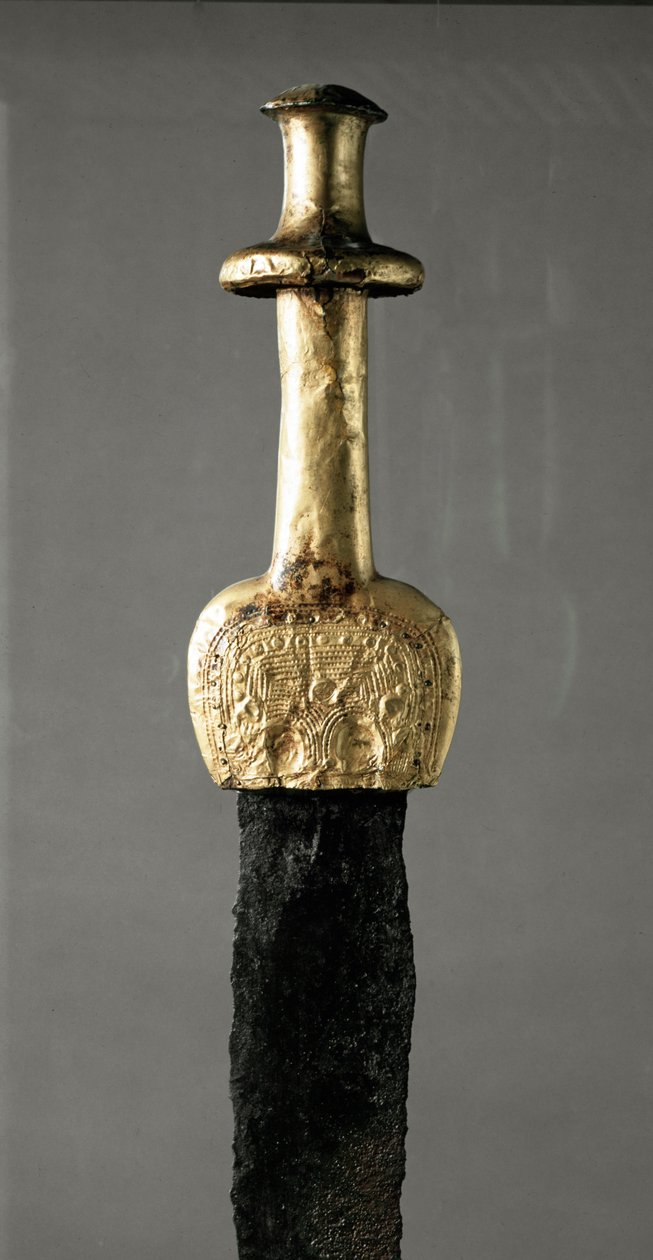 Meč z Guadalajary (Španělsko), detail zlaté rukojeti, prehistorické období od Prehistoric Prehistoric