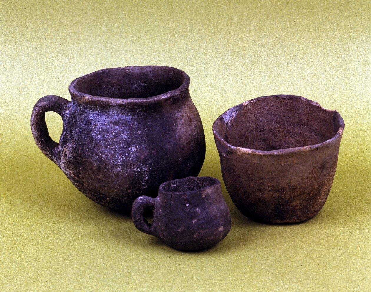 Vázy a nádoby hunské populace Lagozza (3100 př.nl - 2200 př.nl) v severní Itálii. Období neolitu. od Prehistoric Prehistoric