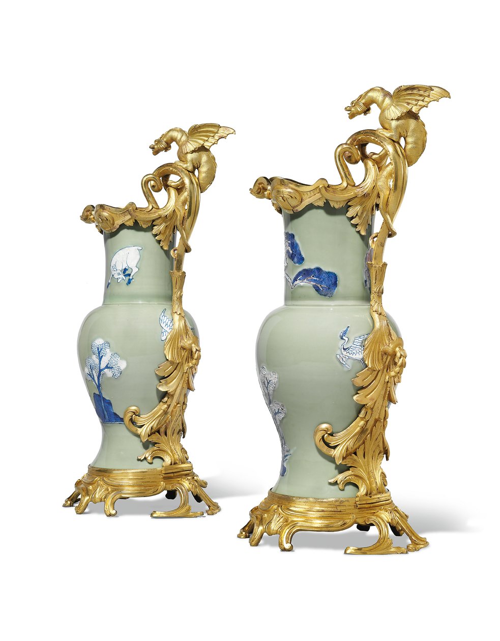 Pár konví Ludvíka XV., porcelán 1662-1722, pasparty cca 1745-49 (porcelán namontovaný na ormolu) od Qing Dynasty   Kangxi Period Chinese School